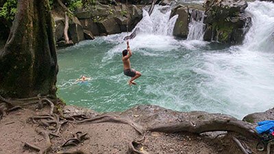 Canyon & Climb - Rappel y escalada en cascadas Rappel en cascadas - Descenso por cascadas y aventuras de escalada en el segundo día